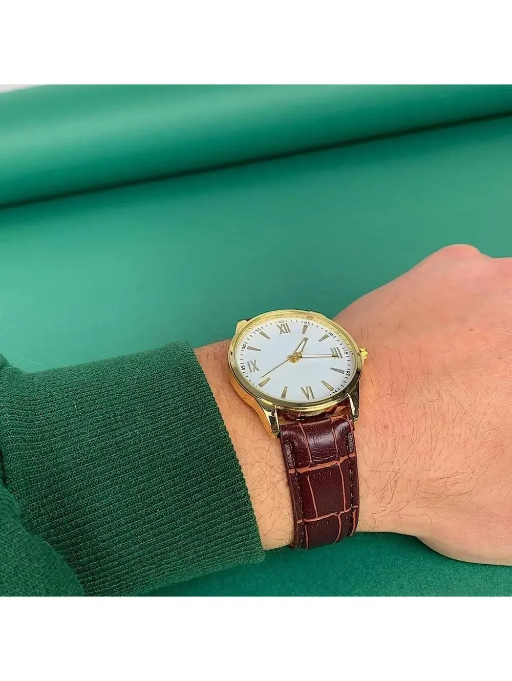 Vintage Minimalist Brown Gold Leather Essential Watch 9 Inch Unisex